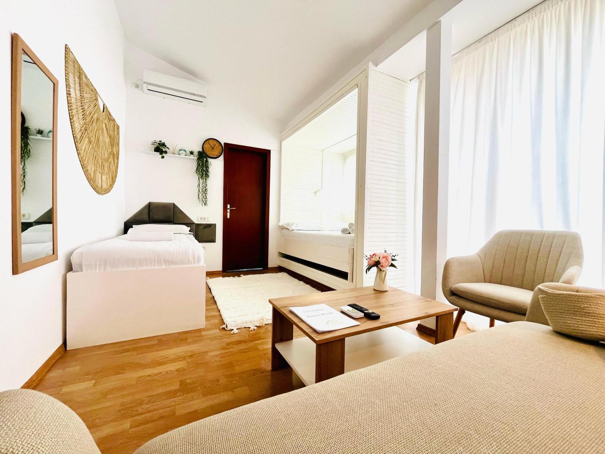 Cozy Hideout - Condo Hotel Timisoara Esterno foto